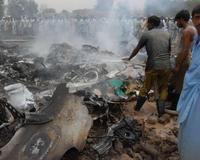 Fallecen los 45 pasajeros de un avin que se  ha estrellado al este de Pakistn