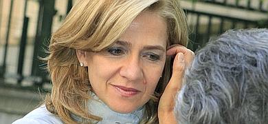 La Infanta Cristina rompe su silencio: «Estamos intentando llevar una vida normal y ustedes no nos dejan»