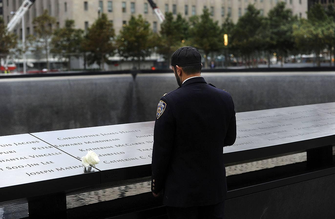 El capellán de la policía de Nueva York, Khalid Laitif, durante el memorial a las víctimas del atentado que estremeció Estados Unidos en 2001