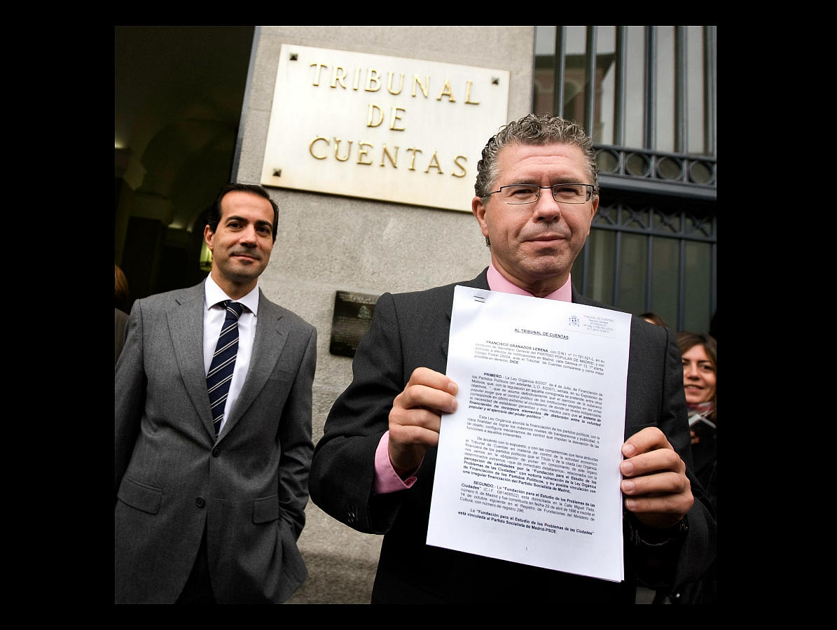 El 8 de noviembre de 2010, el entonces vicepresidente de la CAM, Francisco Granados, denunciaba al PSM PSOE en el Tribunal de Cuentas por financiacion irregular