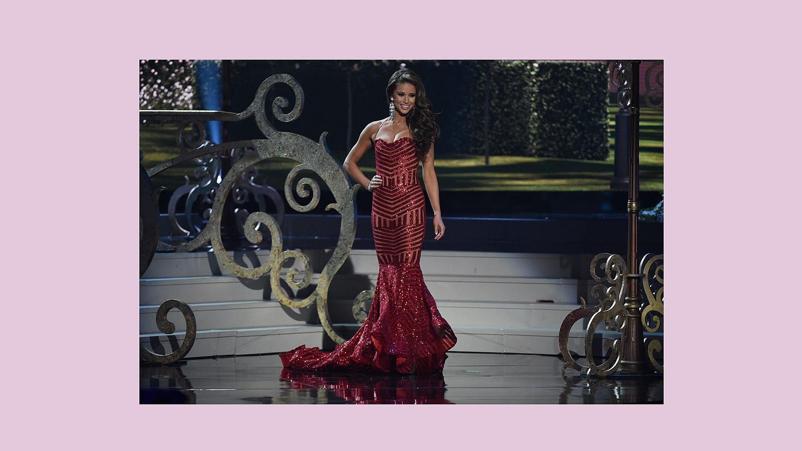 Miss Estados Unidos, Nia Sánchez, en traje de noche, quedaría entre las tres finalistas