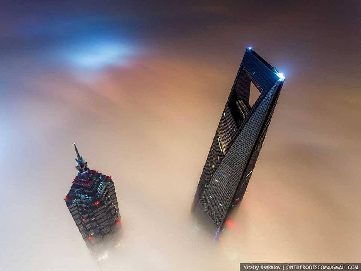 En la imagen, las Torre Jin Mao y Shanghai World Financial Center, ubicadas al lado de la Torre Shanghai