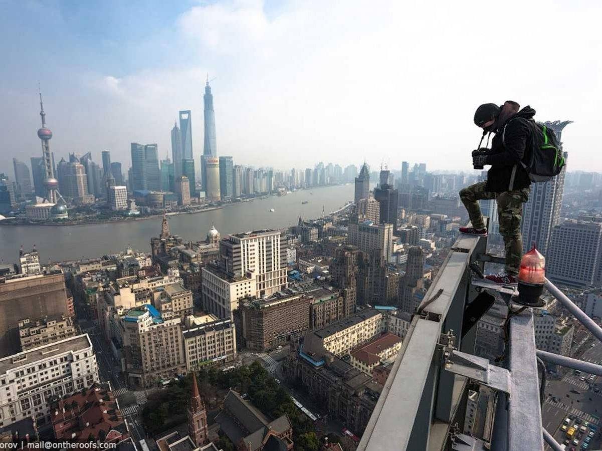 Tuvieron que esperar más de 20 horas para hacer esta fotografía desde la Torre Shanghai sin ser molestados