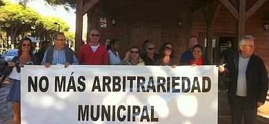 Vecinos de Roche reclaman al alcalde sus derechos como propietarios