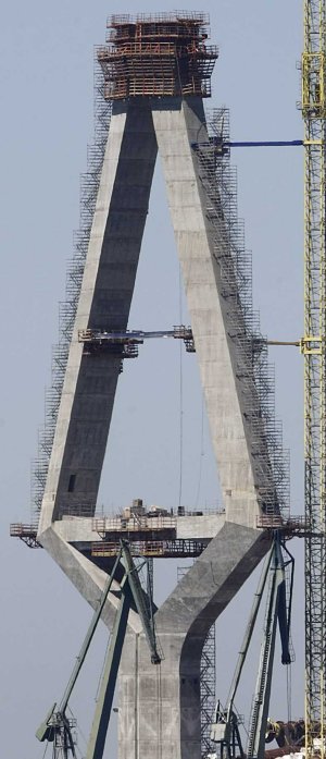 Fomento insiste en que la obra del puente «va con normalidad» y no entra en el plan de Dragados