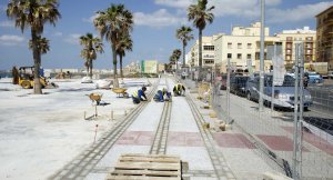 La plaza de Santa María del Mar coge ritmo para estar lista antes de verano