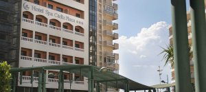 La Justicia da la razón al hotel Cádiz Plaza en el conflicto con los vecinos del edificio Miramar
