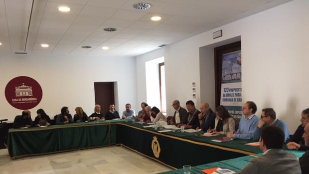 Reunion de la Mesa por el Empleo con los representantes politicos de Cadiz