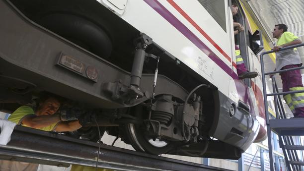 Los trenes Ciivia del servicio de Cercanías se someten a una profunda inspección en Jerez