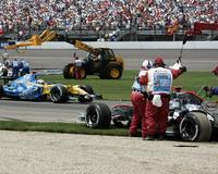 Schumacher gana y Alonso acaba quinto en un GP de EEUU muy accidentado