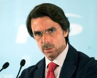 Aznar cree que Zapatero transmite que la vctimas fueron asesinadas para nada