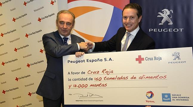 Peugeot entrega 150 toneladas de alimentos a Cruz Roja 