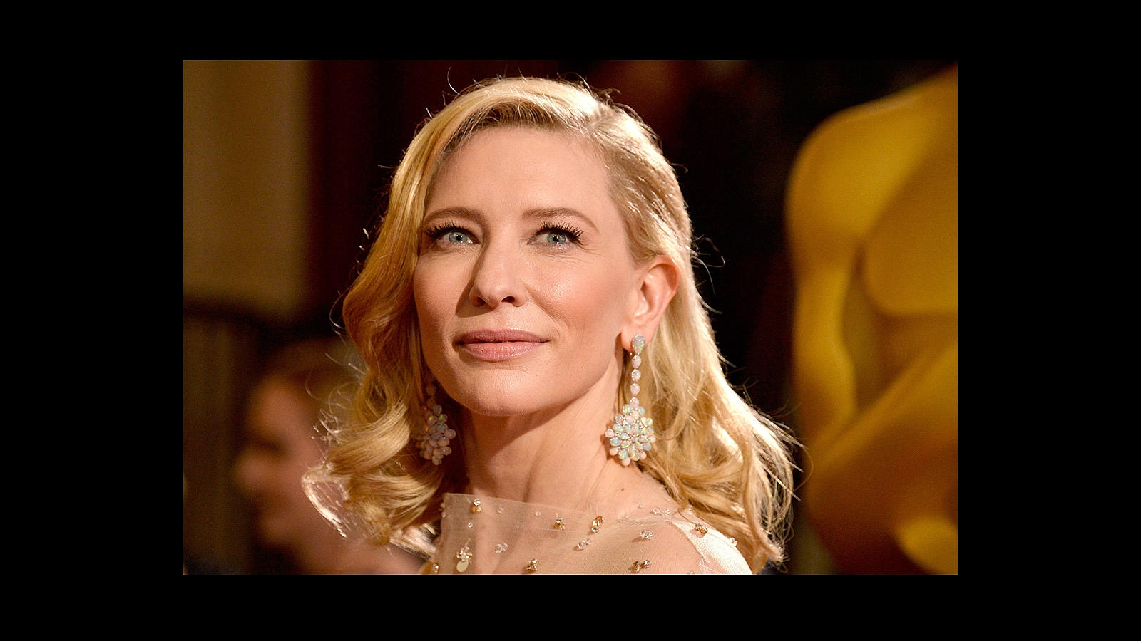 Cate Blanchett aprovecha su presencia en los eventos del cine para criticar la falta de historias escritas por y para mujeres así como el empeño de muchos periodistas en fijarse más en la marca de su vestido que en sus trabajos interpretativos