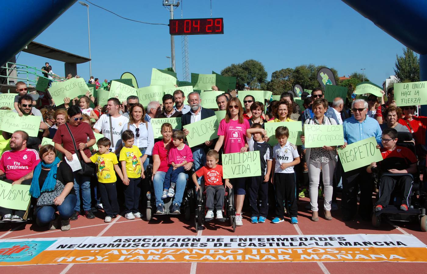 Multitudinaria carrera solidaria de ASEM en Talavera