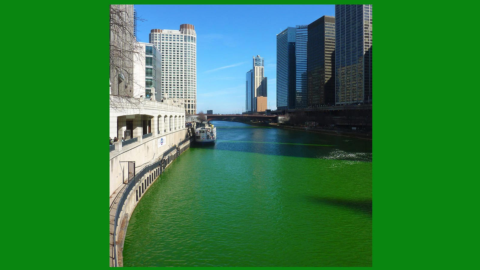 El Chicago River se ha visto teñido de verde