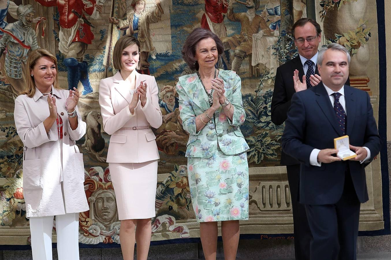 La Reina Sofía ha pasado a la Reina Letizia el testigo en los premios del Real Patronato de Discapacidad