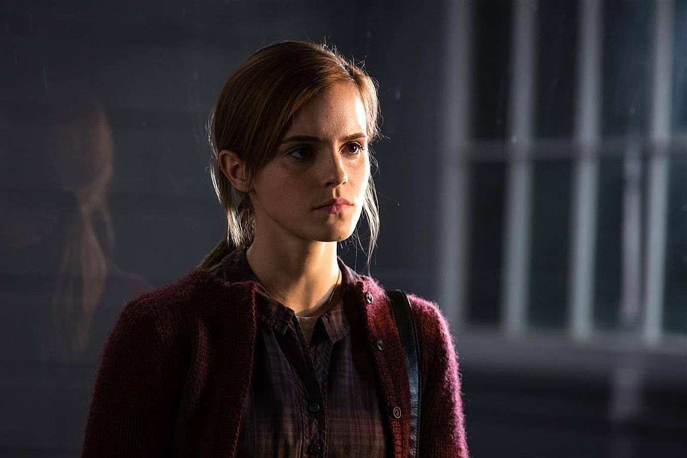 Emma Watson interpreta a la joven que acusa a su propio padre de cometer un crimen inconfesable