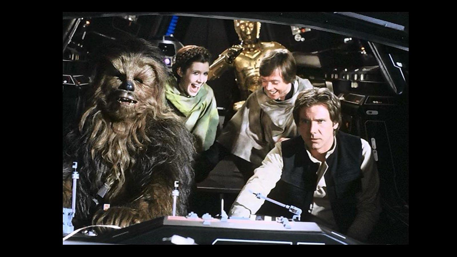 Chewbacca y compañía, relajados durante el rodaje de «La guerra de la galaxias»