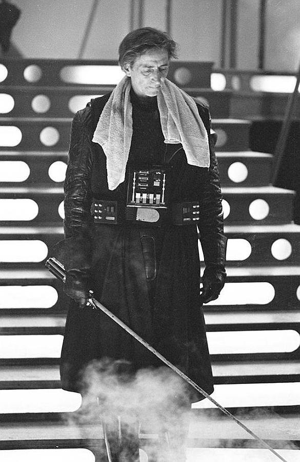 El personaje de Dark Vader, sin la máscara que se convirtió en un icono de la mítica película de ciencia ficción