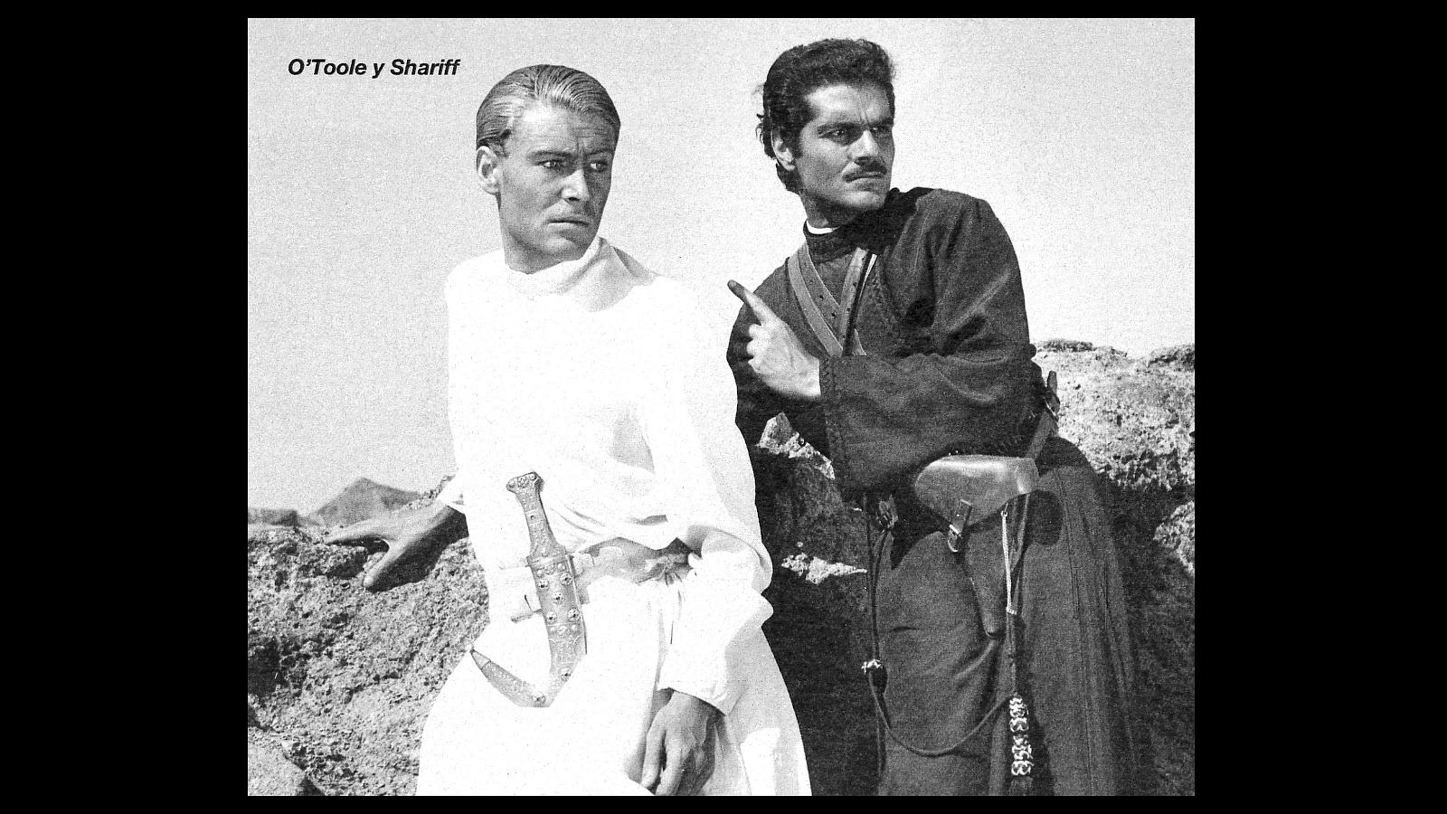 Omar Sharif junto a Peter O'Toole en «Lawrence de Arabia» (1962), película que les otorgó gran relevancia en el mundo del cine