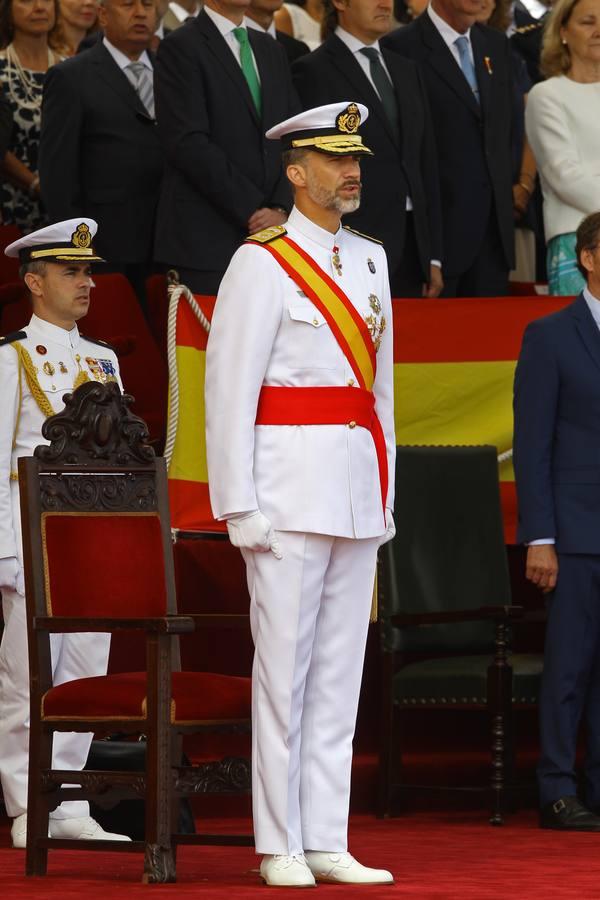 El Rey acude el acto de jura de bandera de la Escuela Naval de Marín en Pontevedra