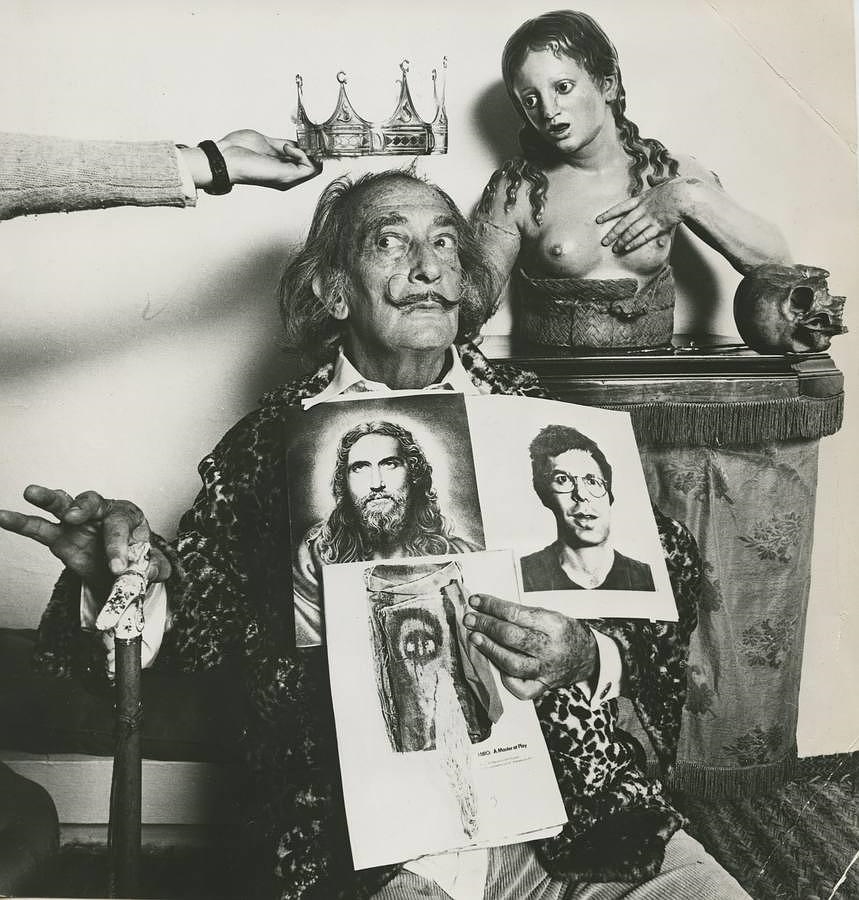 Diciembre de 1973. Salvador Dalí retratado por Alberto Schommer. Publicado en el suplemento de ABC como «La foto Psicológica de Alberto Schommer»