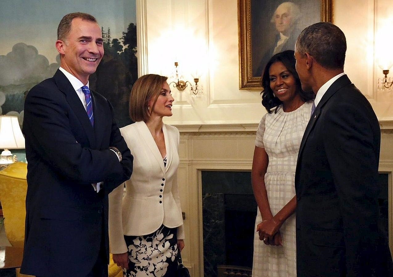 Los Reyes y los Obama mantienen una cordial conversación  