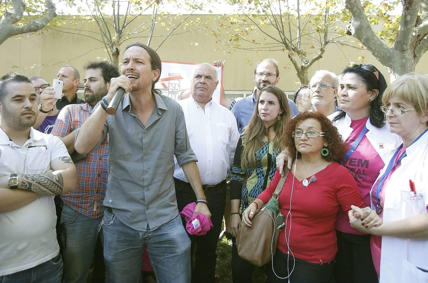Iglesias acompaña a Rabella haciendo campaña en Viladecans