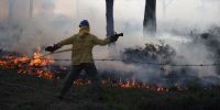 Un incendio obliga a desalojar de sus casas a ms de un centenar de familias en Chiclana